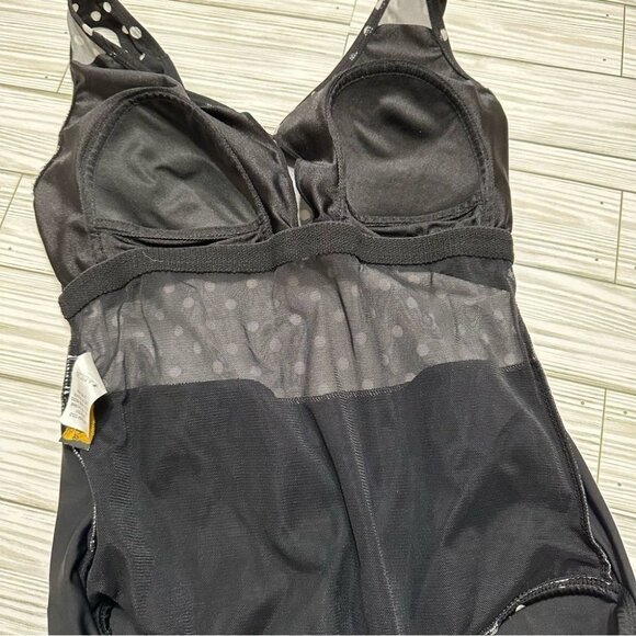 Inches Away Black & White Polka Dot One-Piece Swimsuit 8 Tummy Control - Picture 6 of 11